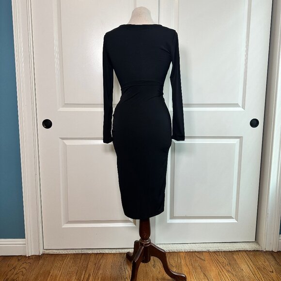 Laura Byrnes Black Dress Spring 2017 design - Picture 2 of 6